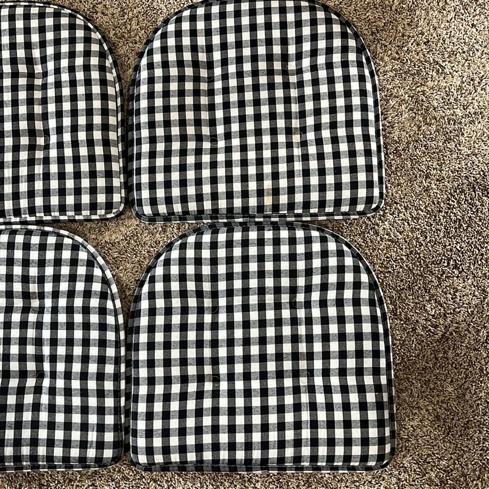 Memory foam, non slip rubber back, black/white checkered chair cushions. 6 pack. - Picture 9 of 15
